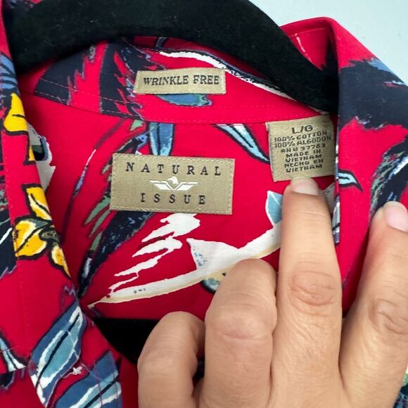 Natural Issue Wrinkle Free Vibrant Floral Hawaiian Button up Shirt Size L - Picture 2 of 5